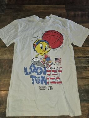 Warner Bros. Tweety USA Basketball Graphic T-Shirt - White